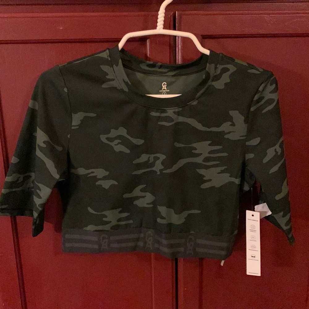 Brand new with tags Good American crop top.